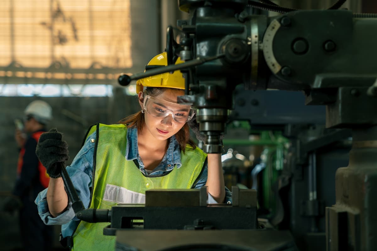 Female worker working in the manufacturing industry